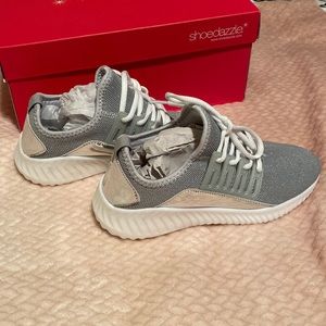 Shoedazzle velinda knit flat sneaker